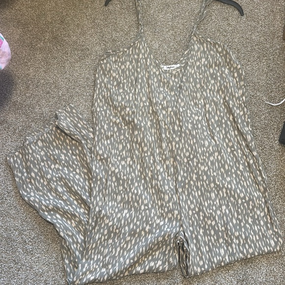 Jumpsuit - Picture 3 of 3